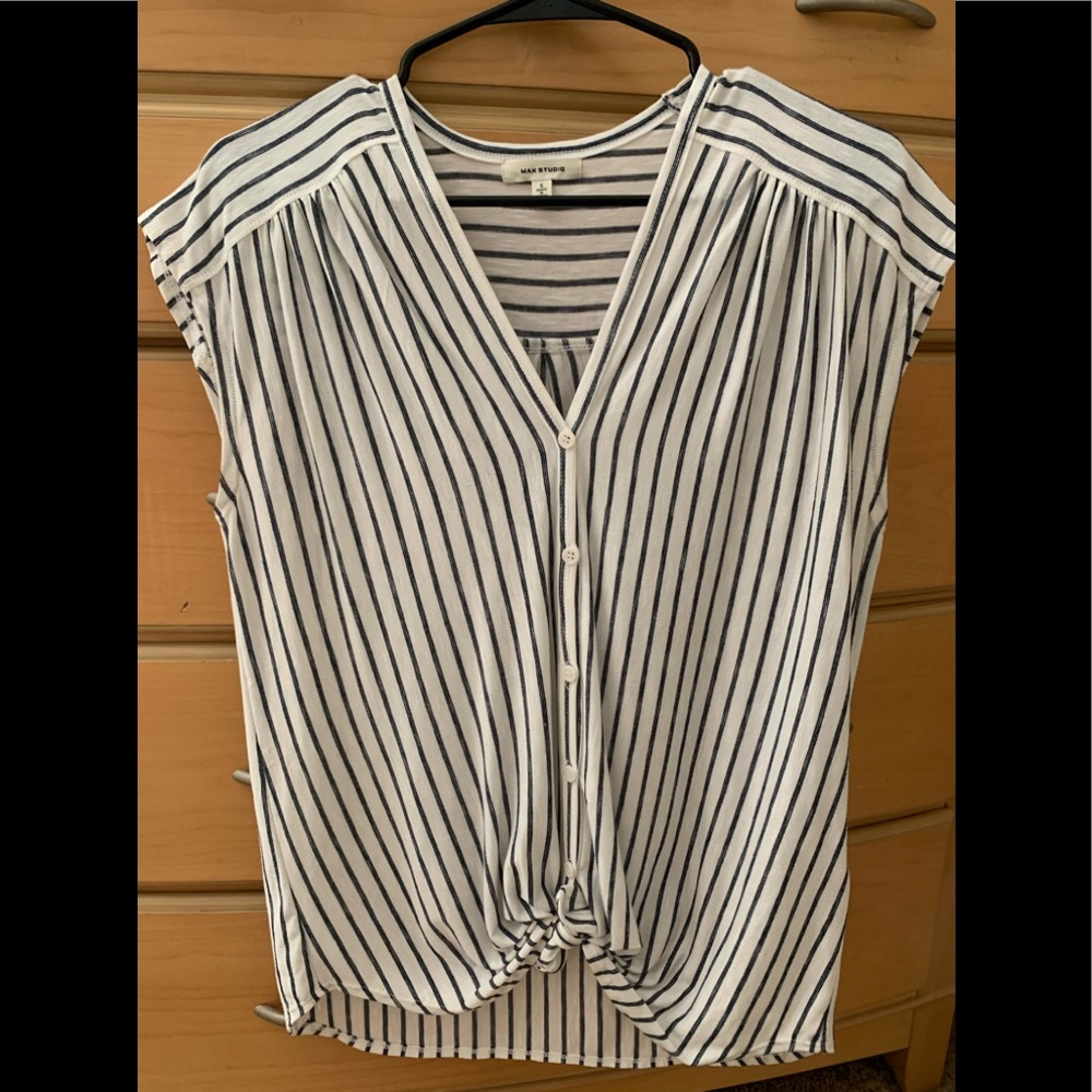 Max Studios Top